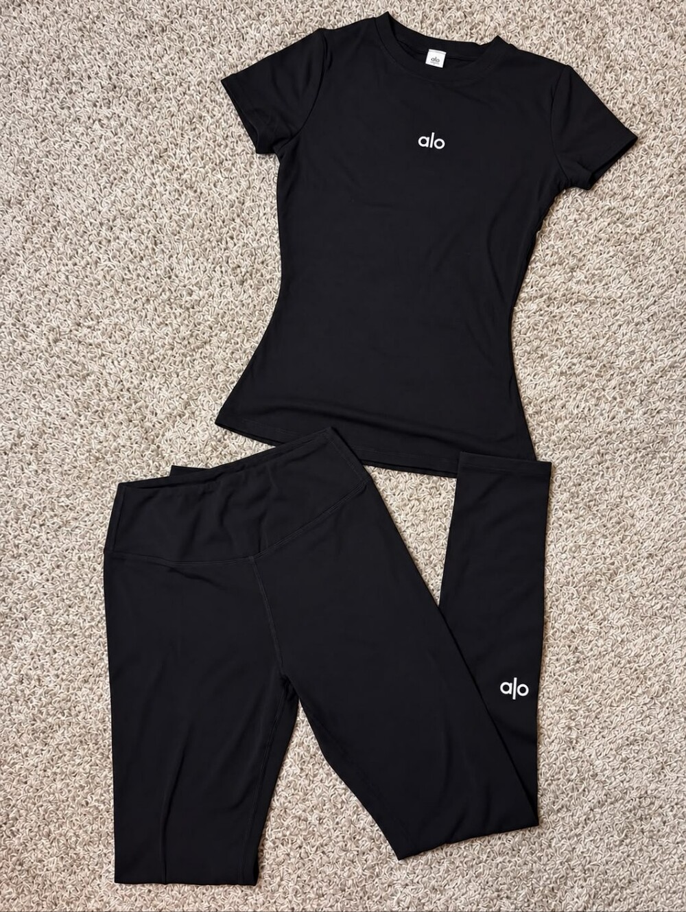 Alo Yoga Black Activewear Set T-Shirt & Leggings Size M